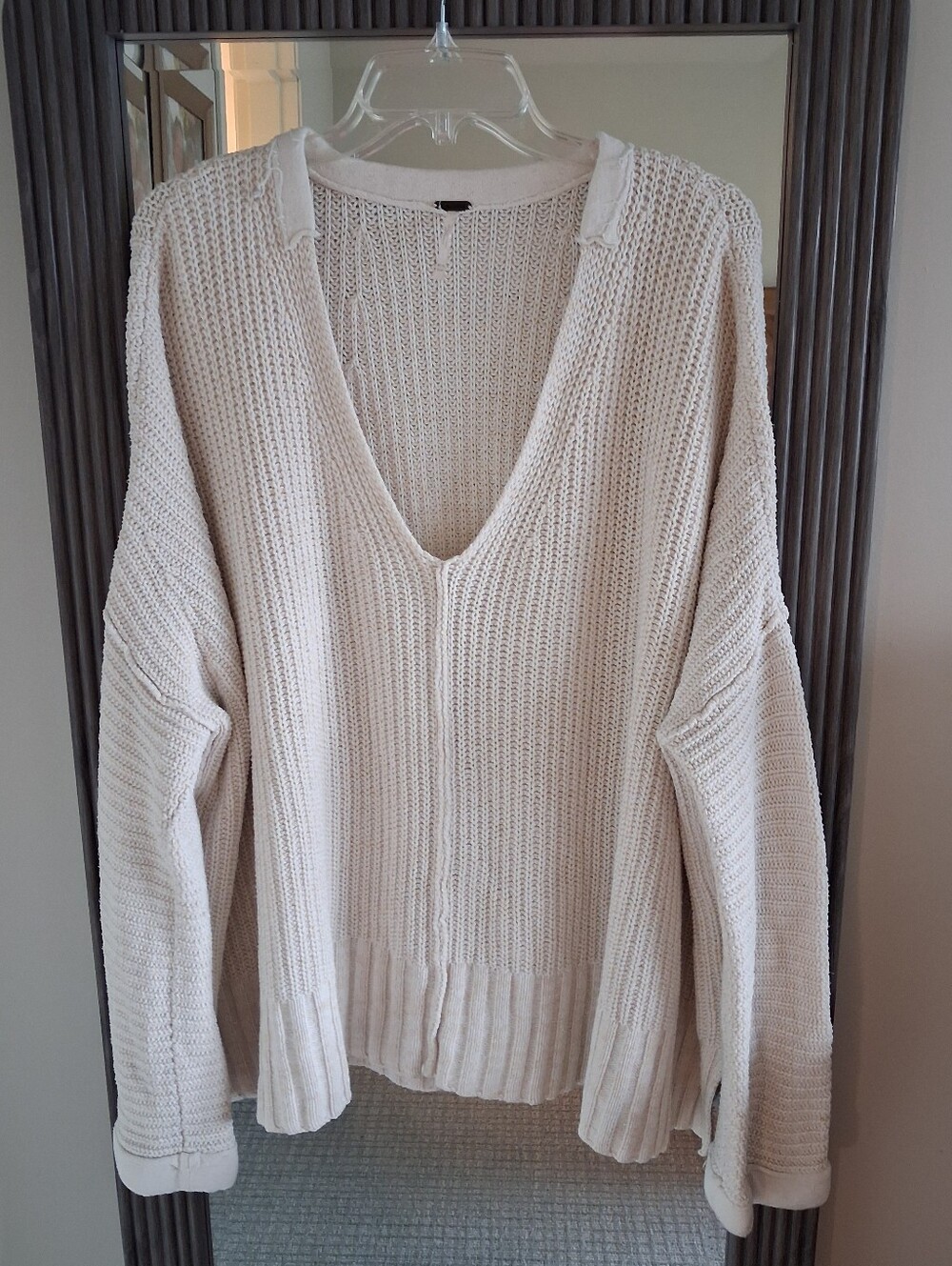 Free People Oversized Cream V-Neck Rib Knit Sweater Size XS/S
